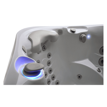 détail appui-tête et vanne directionnelle rétroéclairé LED sur spa Caldera Florence série Utopia™