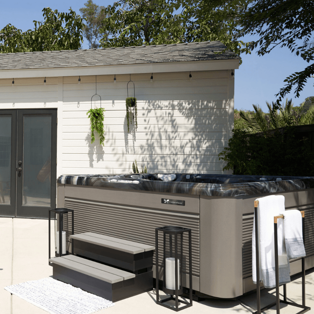 spa Caldera Martinique Midnight Canyon habillage Cendre installe sur terrasse moderne