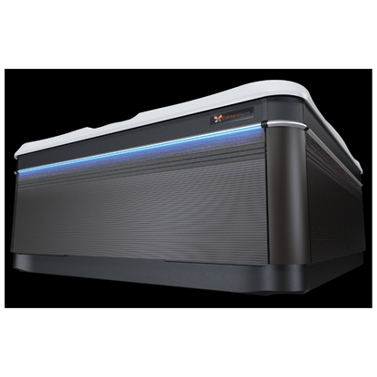 devant du spa Caldera Niagara avec habillage EcoTech™ et bande lumineuse LED extérieure