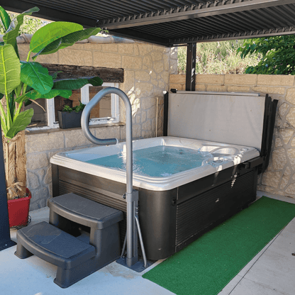spa Caldera Vacanza Celio 3 places en fonctionnement sous abri avec couverture relevee