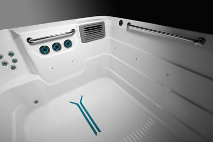 gros plan sur les buses de massage du spa de nage R200 pour hydromassage cible