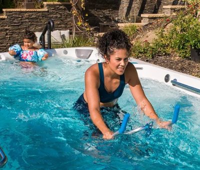 utilisation spa de nage R200 pour fitness aquatique avec velo aquatique resistance eau