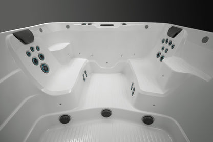 zone assise du spa de nage R200 avec jets hydromassage pour relaxation du dos et des jambes