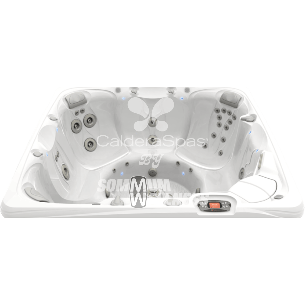 interieur du spa Caldera Reunion 7 places avec disposition des 38 jets hydromassage et espace massage pieds central