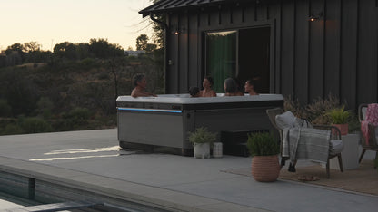 vidéo spa Caldera Utopia Geneva 6 places en fonctionnement avec jets hydromassage et LED