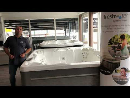 vidéo présentant les bonnes pratiques pour entretenir son spa et préserver la qualité de l'eau