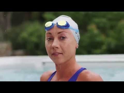 video du spa de nage Endless Pools E500 Serie E demonstration du systeme de nage a contre courant Hydrodrive et entrainement fitness aquatique
