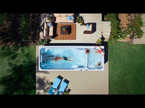 presentation du spa de nage Endless Pools E2000 avec courant de nage puissant et espace hydromassage