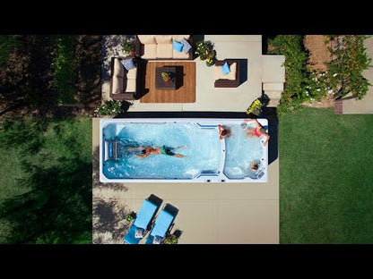 presentation du spa de nage Endless Pools E2000 avec courant de nage puissant et espace hydromassage