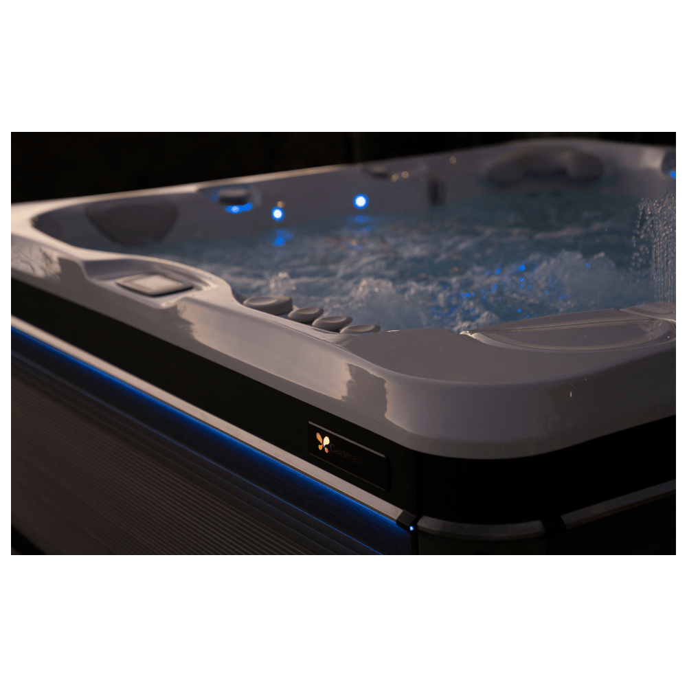 spa Caldera Utopia Geneva éclairage LED ambiance nocturne de luxe